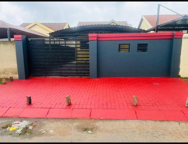 2 BEDROOM HOUSE FOR SALE IN FLEURHOF